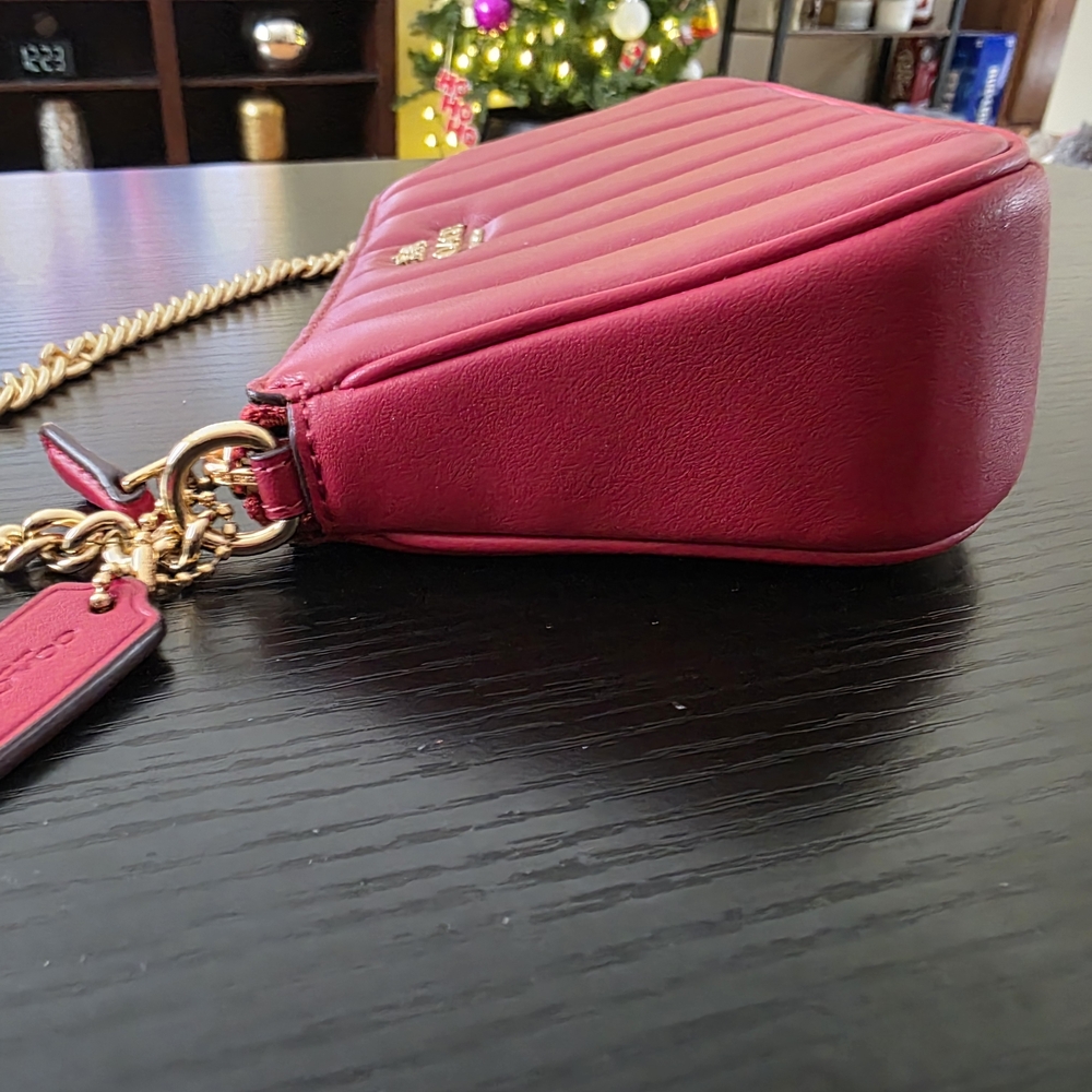 Coach Red Quilted Women's Bag - Picture 4 of 9